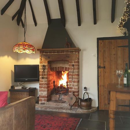 Delightful Cottage On The River Adur Close To Brighton & The Downs No Dogs Sorry Upper Beeding Εξωτερικό φωτογραφία